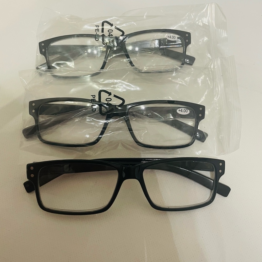 Black Frame‎ Reading Glasses +4.00
